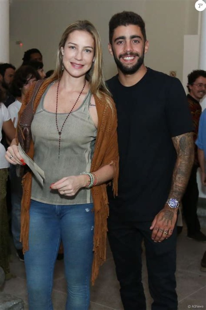 Luana Piovani And Pedro Scooby's Love Story